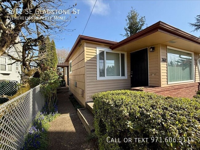 Building Photo - 3611 SE Gladstone St