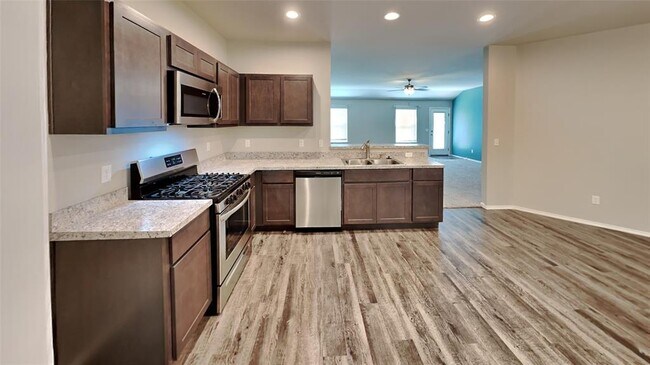 Building Photo - 332 Blue Dr