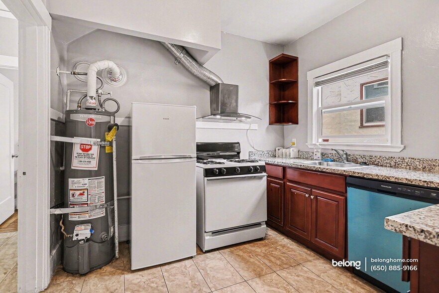 Building Photo - 2366 Virginia St