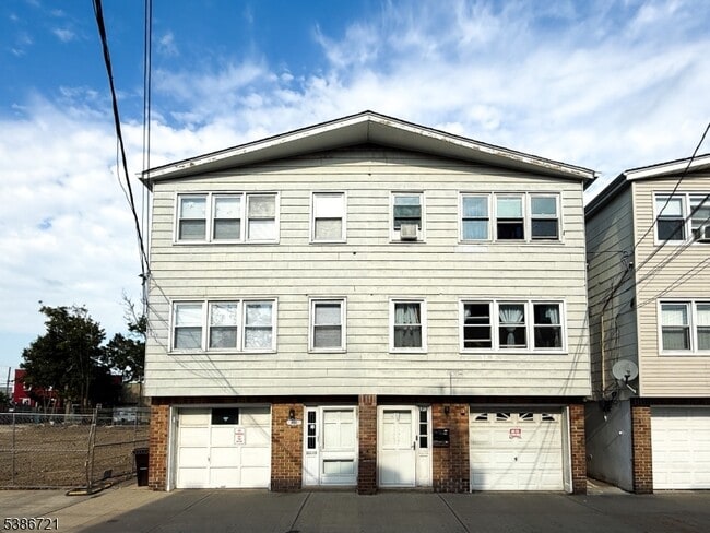 Building Photo - 6911 Adams St