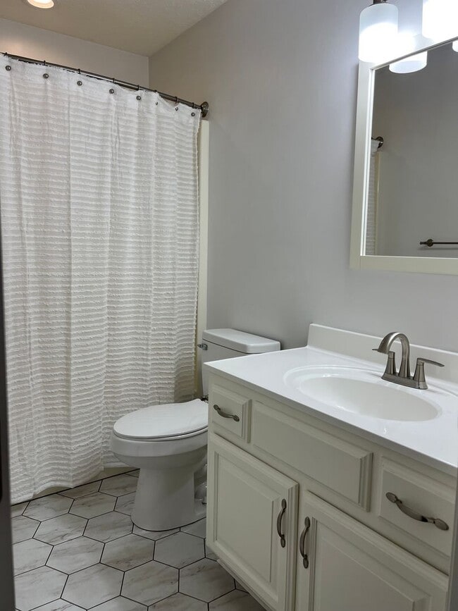 Building Photo - Galloway District RENTAL!  3-Bed, 2-Bath, 2-Car Garage