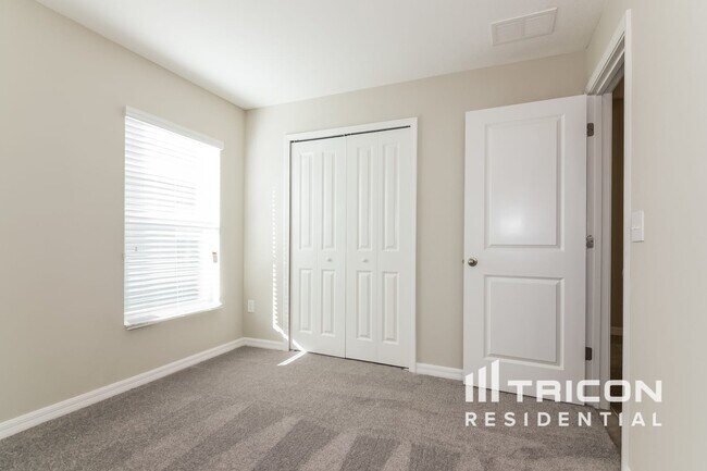 Building Photo - 1748 Broad Winged Hawk Dr