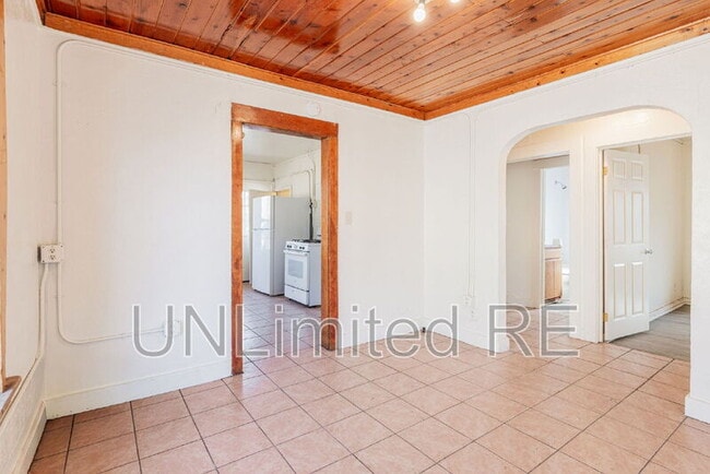 Building Photo - 306 S Humphreys St