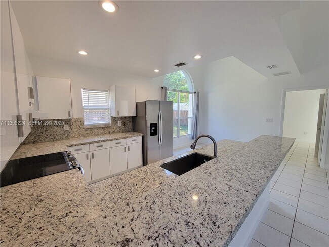 Building Photo - 35 SW 7th St