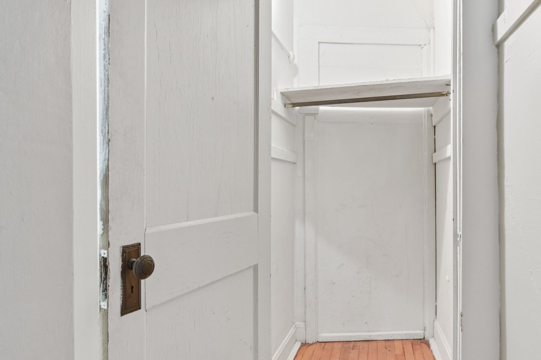 Building Photo - 933 Spaight St