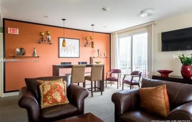 Building Photo - 2701 SW 3rd Ave