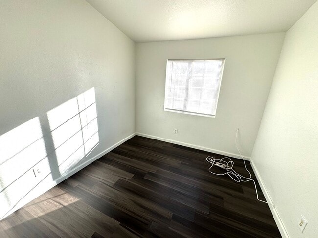 Building Photo - Townhome featuring stylish layout in gated...