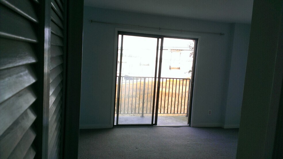 Building Photo - 90 Helmsman Way