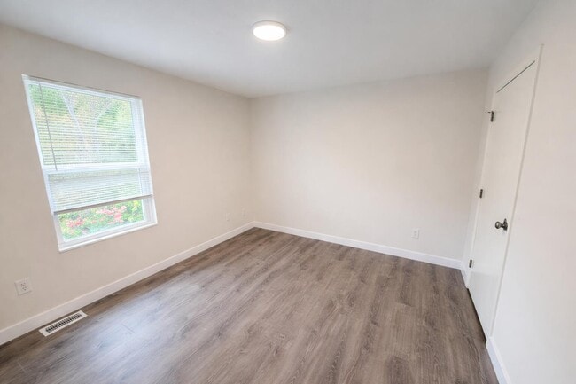 Building Photo - 1709 Hanover Blvd