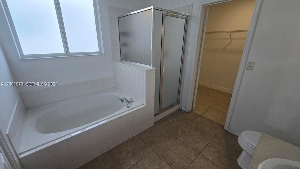 Building Photo - 1010 SW Dubuque Ave