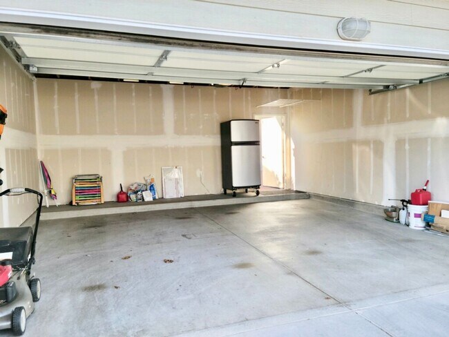 Building Photo - Kuapapa At Hoakalei Remodeled & upgraded 4 bed 3 bath with 2 car garage and Central AC