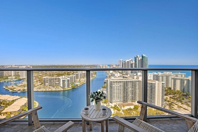 Building Photo - 4010 S Ocean Dr