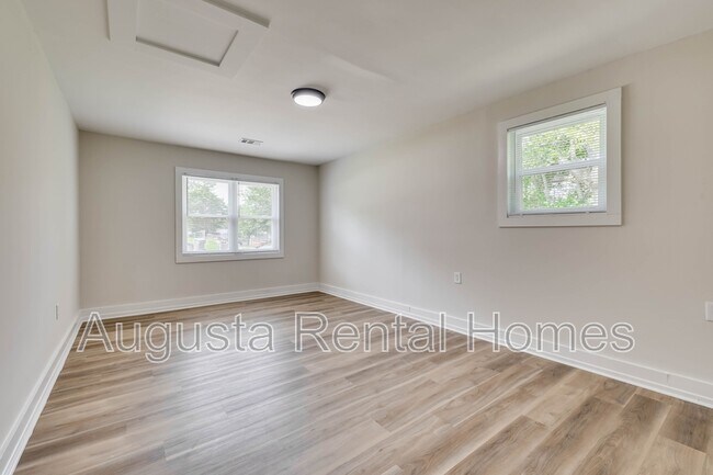 Building Photo - 3413 Charing Cross Ct