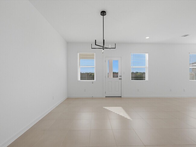 Building Photo - 359 W Rose Marie Ln