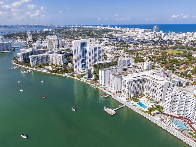 Building Photo - 1228 West Ave