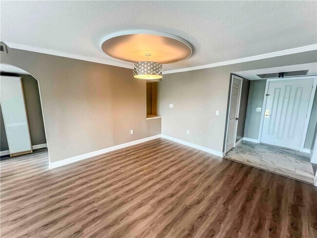 Building Photo - 2870 Pharr Ct S Northwest