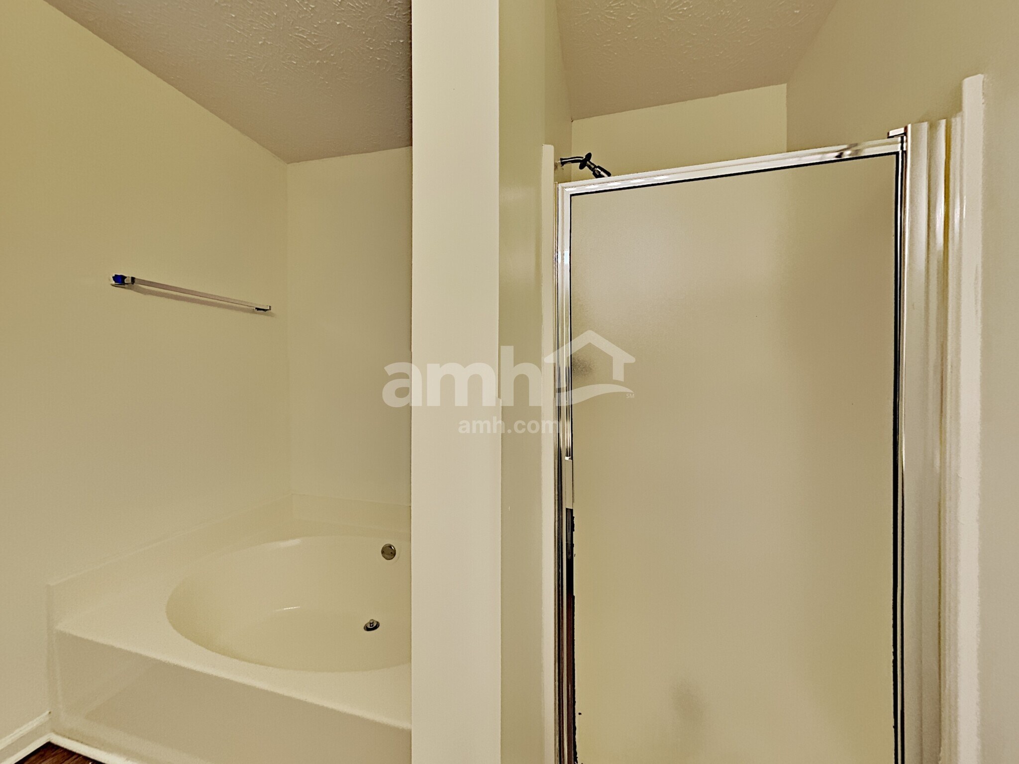 Building Photo - 6465 Chestnut Bend Dr