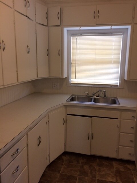 Building Photo - 2328 SW Harrison St