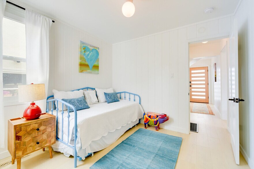 Building Photo - 7323 Waldo Ln