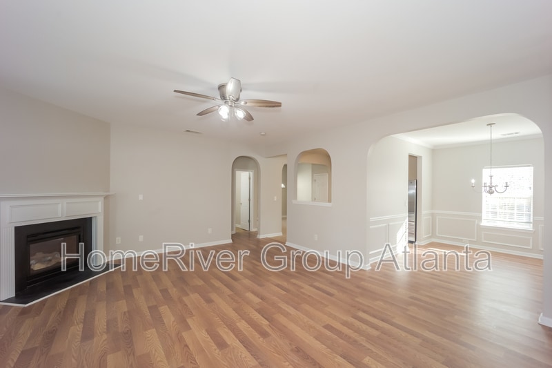 Building Photo - 655 Balerma St