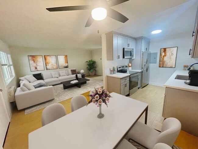 Interior Photo - 9612 Lucerne Ave