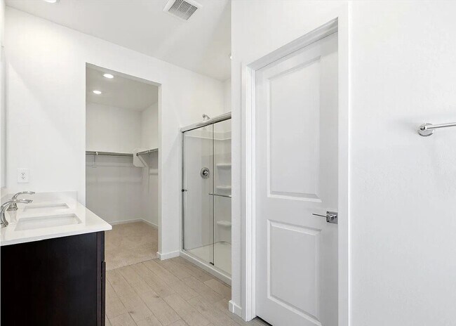 Building Photo - 24583 Chambers St