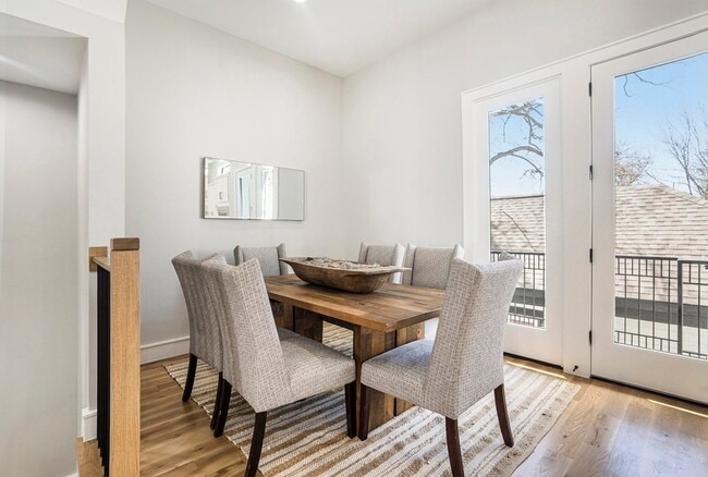Building Photo - 2216 Francis St