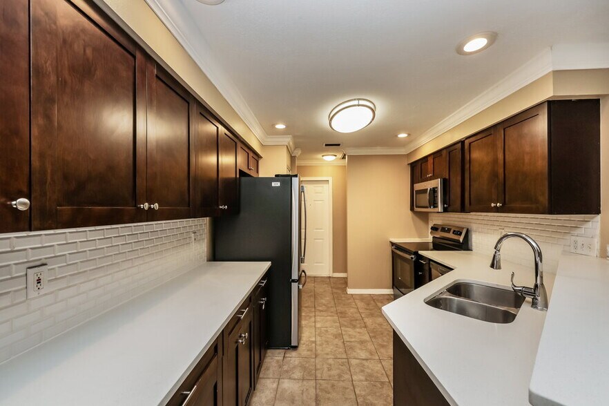 Building Photo - 4807 Weasel Dr