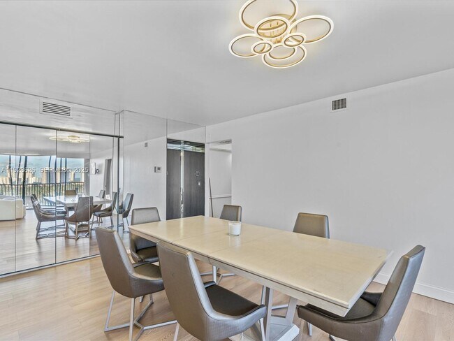 Building Photo - 20335 W Country Club Dr