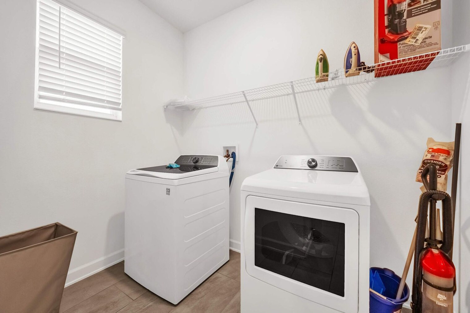 Building Photo - 4330 Rhyme St