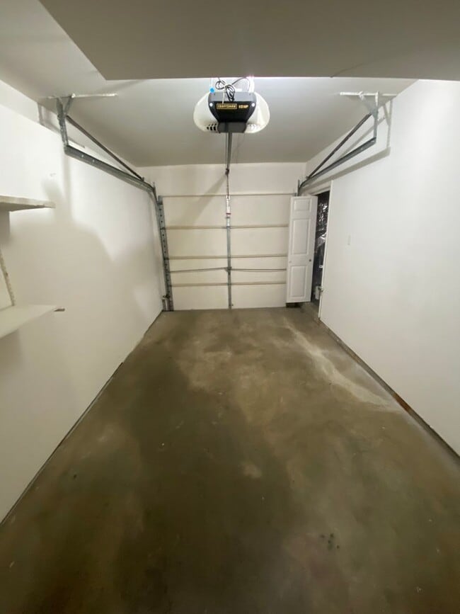 Building Photo - Application Fee Waived For Fall! A spacious three bedroom, two and one half bath townhouse locate...