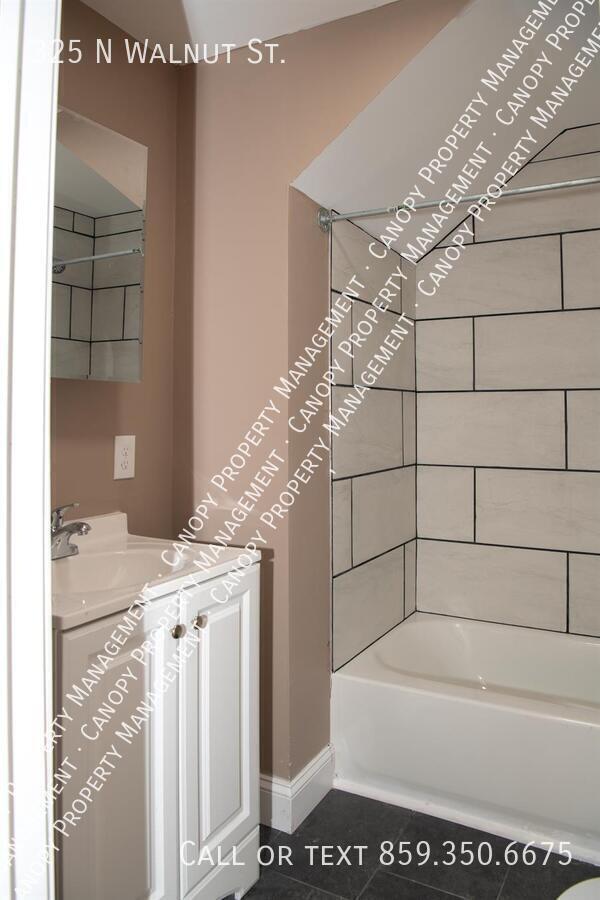 Building Photo - 325 N Walnut St