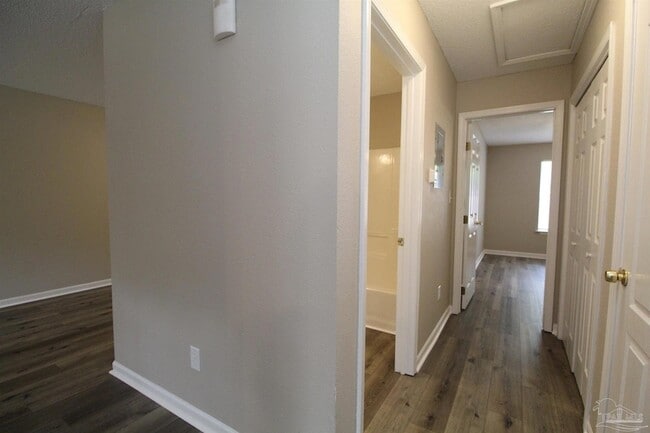 Building Photo - 6853 Roundup Ln