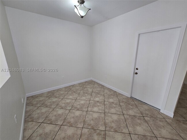 Building Photo - 14758 SW 9th Ln