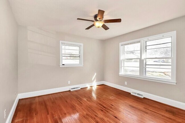 Building Photo - Charming 3BD/1BA Ranch Home