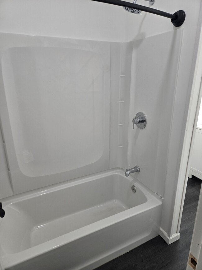 Building Photo - 753 River St
