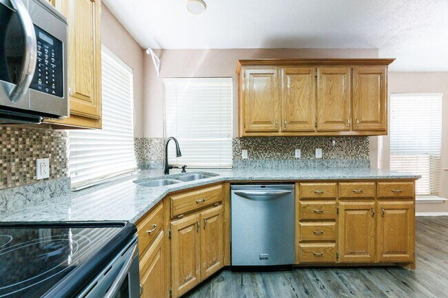 Building Photo - 5903 70th St