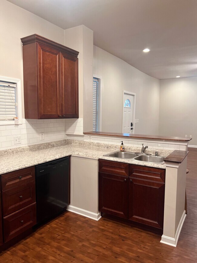 Building Photo - 1333 Saint Johns Ln