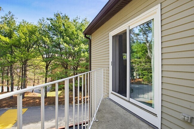 Building Photo - 49 Captain Eames Cir