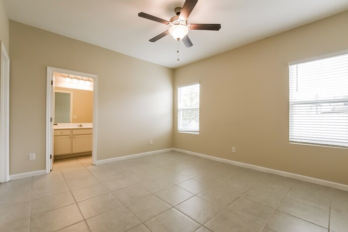 Building Photo - 2704 Island Walk Dr