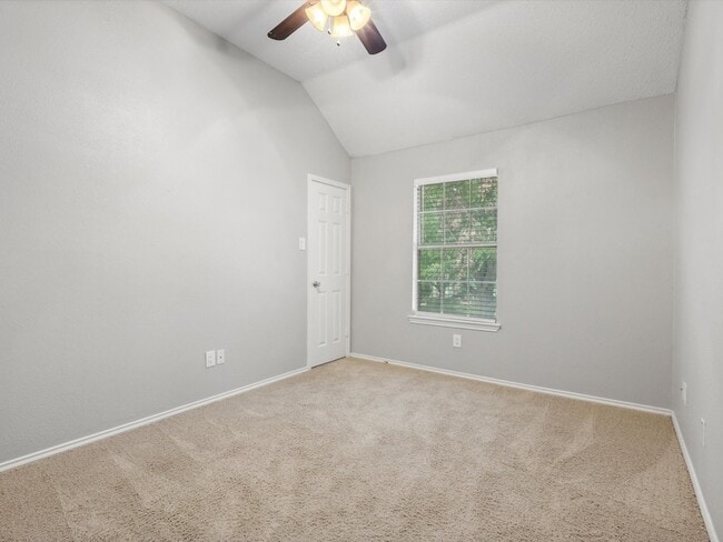 Building Photo - 205 Bayou Ct