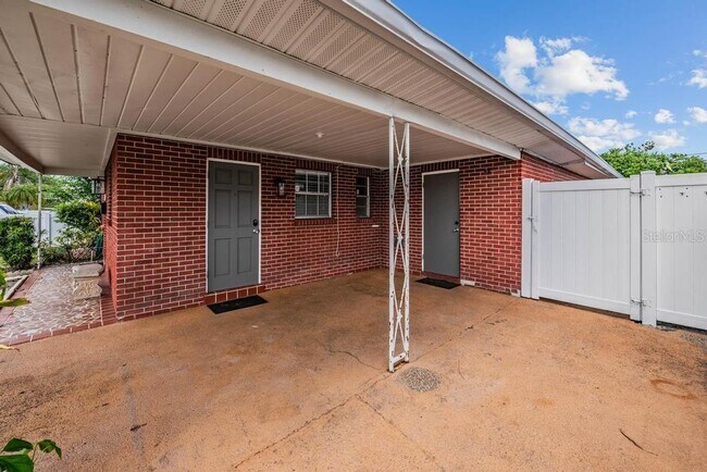 Building Photo - 2709 W Abdella St