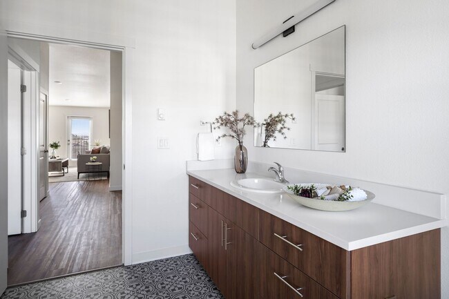Building Photo - Spring Into Savings: $500 Rent Credit & $5...