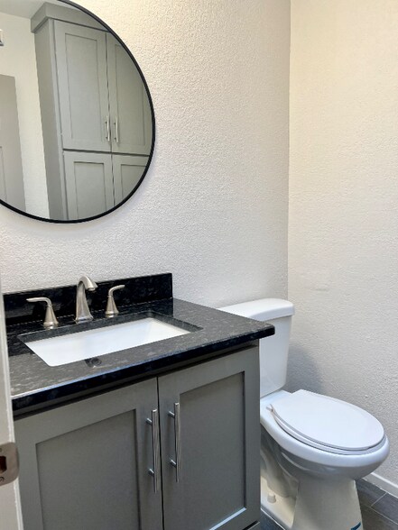 Building Photo - 10434 Seawood Dr
