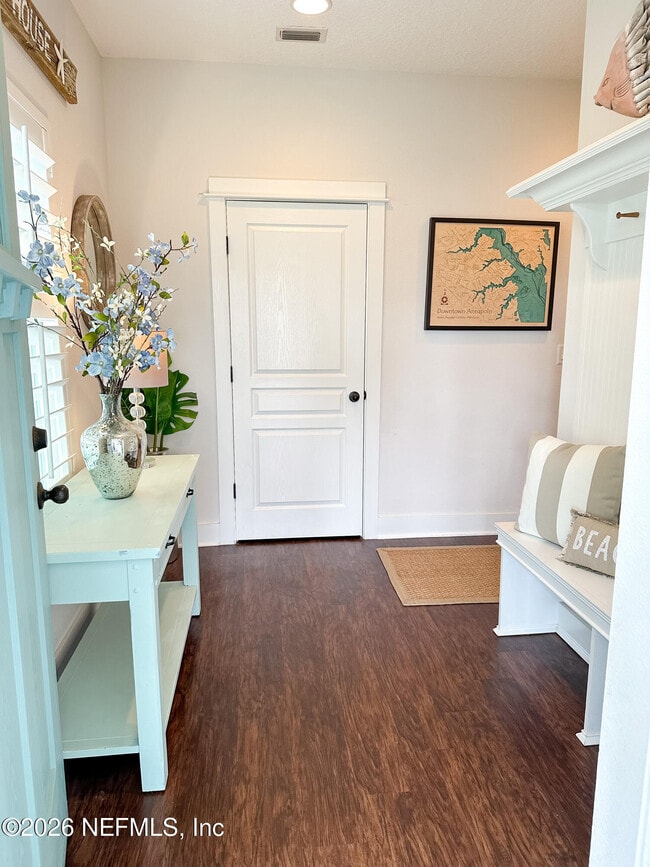 Building Photo - 1117 17th St N