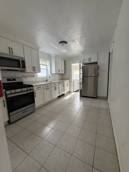 Building Photo - 38 Duke St