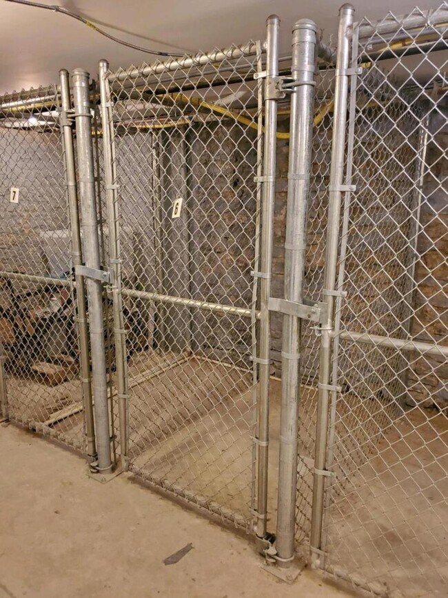 Building Photo - 1407 Vine St