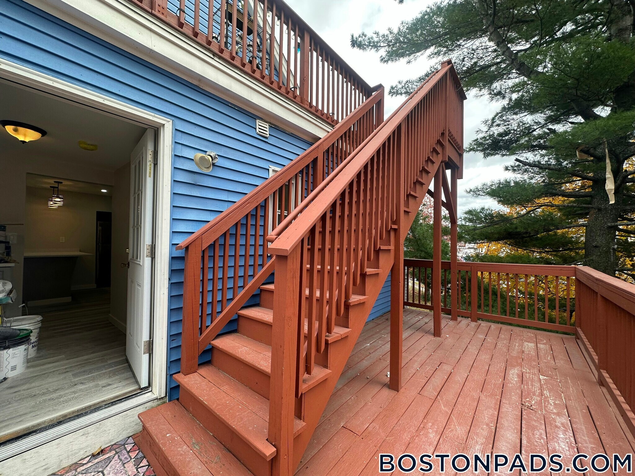 Building Photo - 13 Gladstone St