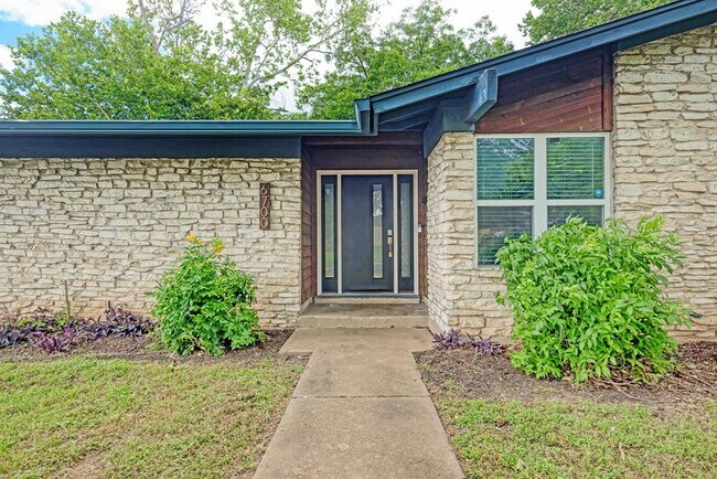 Building Photo - 6700 Kings Point