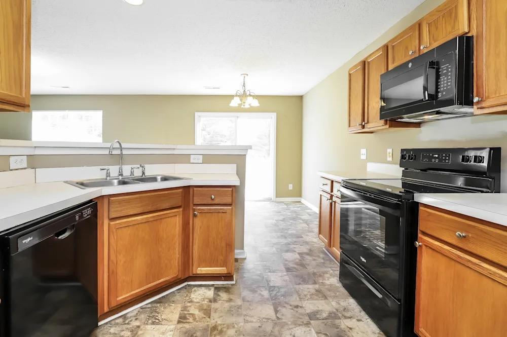 Building Photo - 4812 Chapel Ridge Dr